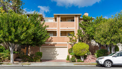 Updated Condo in Hillcrest